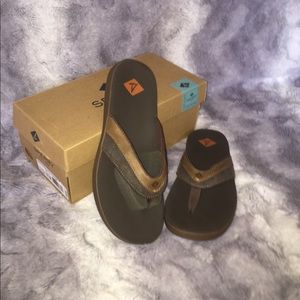 New Sperry Sandals